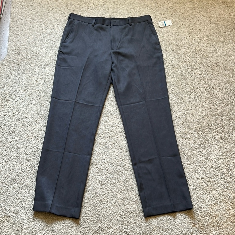 Izod man dress pants ~ size 36x32